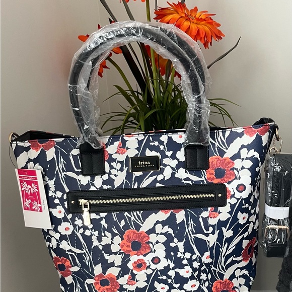 Trina Turk Jardin de Paris Floral print Coated Canvas Tote Shoulder strap NVT - Picture 7 of 9